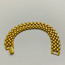 Load image into Gallery viewer, Vtg Flat Gold Tone Napier Bracelet
