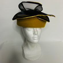 Load image into Gallery viewer, Vintage Fascinator Hat
